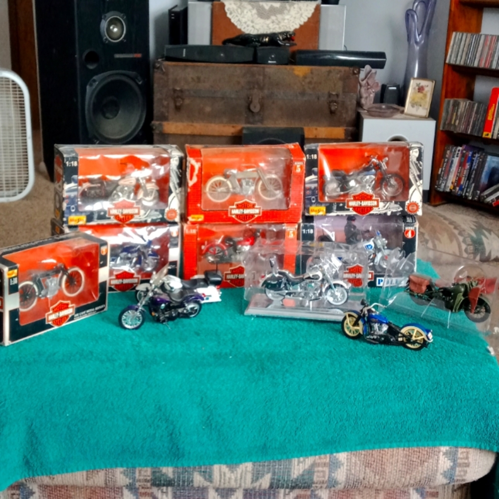 🧘‍♀️ Vintage Harley-Davidson diecast collectibles